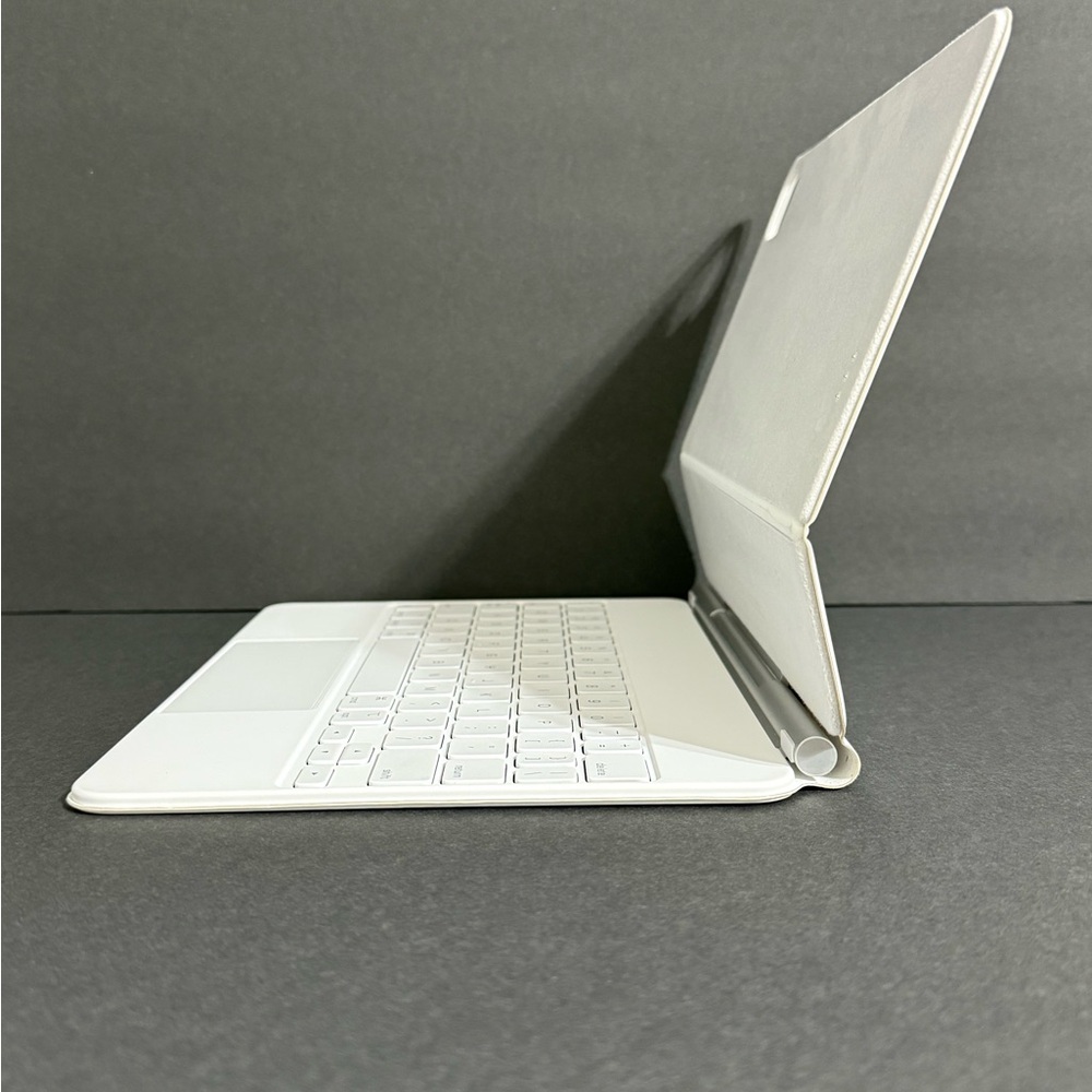 Apple iPad Pro 11 (Model A2261) Magic Keyboard Folio in White - Picture 2 of 7